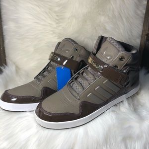 Adidas AR 2.0 Men’s Size 9